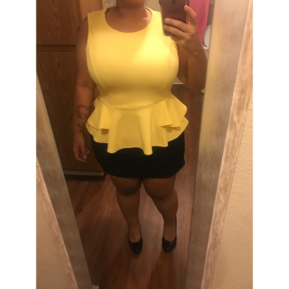 THALIA SODI YELLOW PUPLUM TOP!!! FLATTERING!!!
